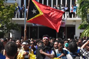 Estudiantes de Timor Oriental se rebelan contra la compra de autos oficiales para parlamentarios